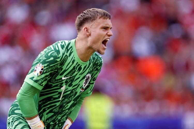 巴萨门将补强计划曝光：锁定三大新星，本土新锐+法甲英超门神成目标