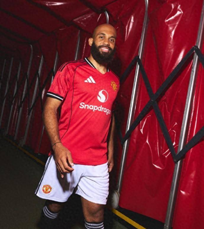 1.5亿欧引援！曼联夏窗签两强援，名宿：还需顶级前锋冲前六