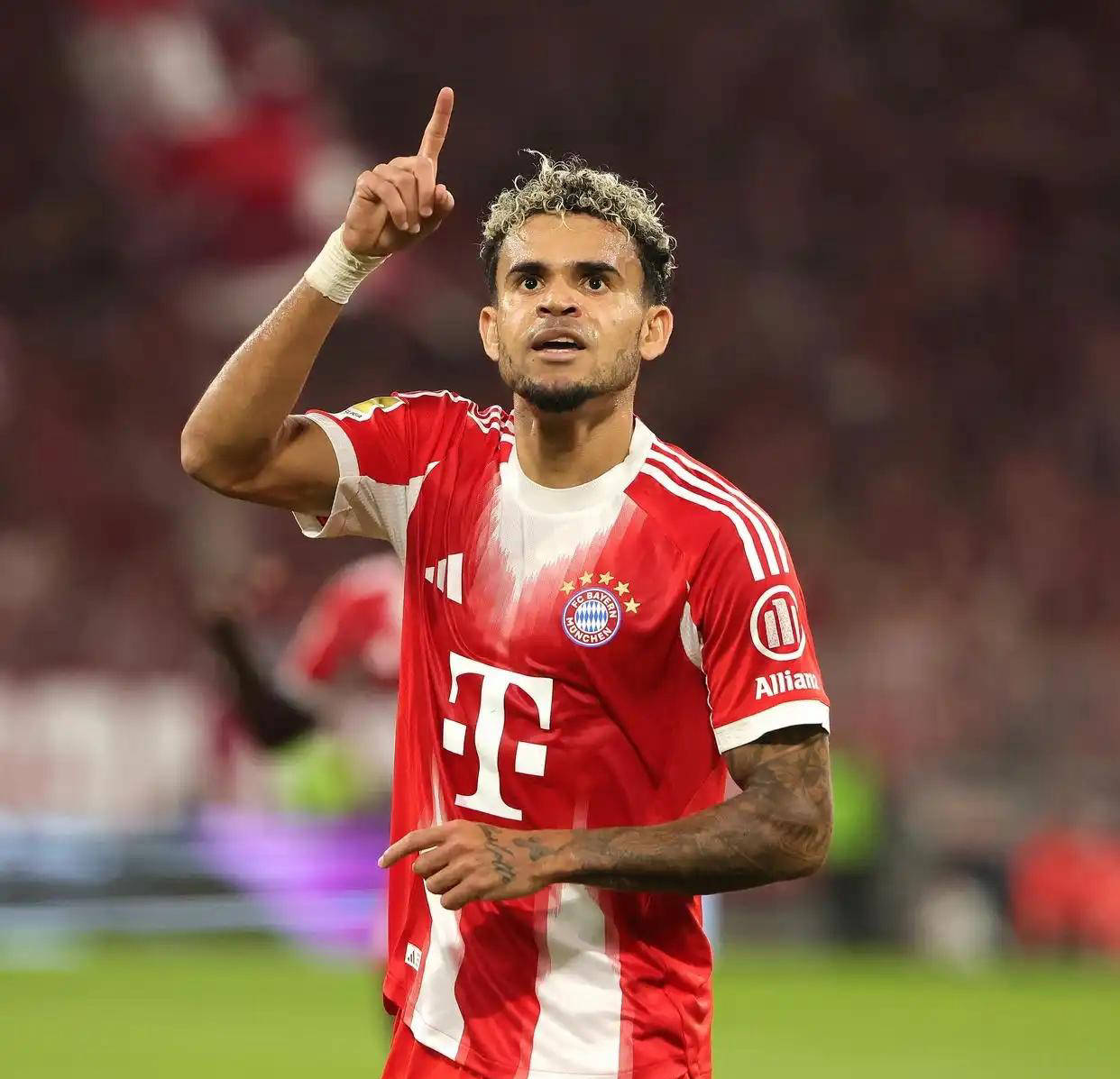 拜仁新援路易斯迪亚斯德甲首秀独造3球 创纪录领衔6-0大胜